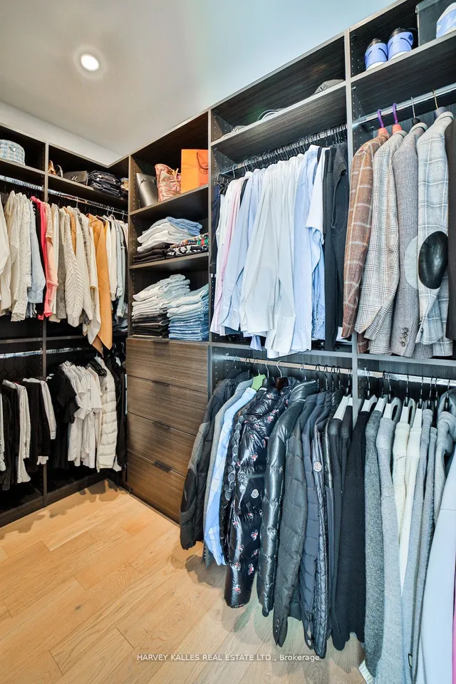 Additional image 20 of 39 Marquette Ave