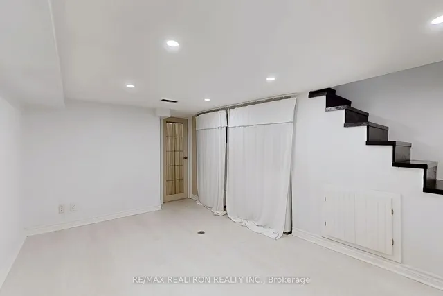 Additional image 31 of 1578 Dundas St