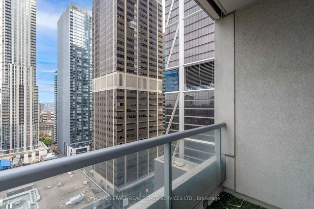 Additional image 30 of 35 Balmuto St Unit 2101