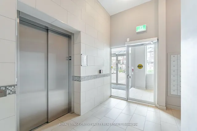 Additional image 25 of 50 Sky Harbour Dr Unit 211