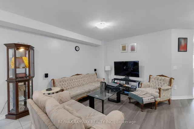 Additional image 11 of 19 Rednor Dr