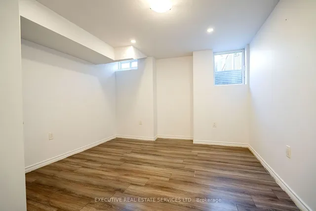 Additional image 34 of 51 Gower Cres