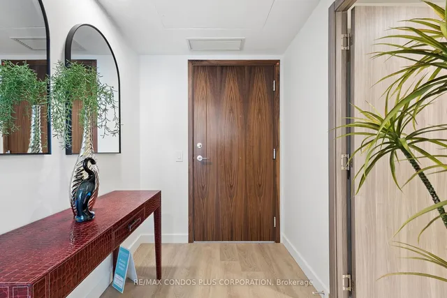 Additional image 3 of 38 Widmer St Unit 810