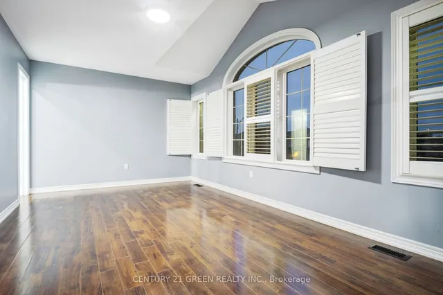 Additional image 26 of 32 Riverglen St