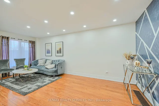 Additional image 11 of 80 Winners Circ