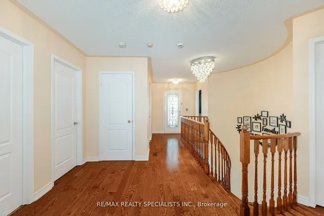 Additional image 18 of 36 Dunvegan Cres