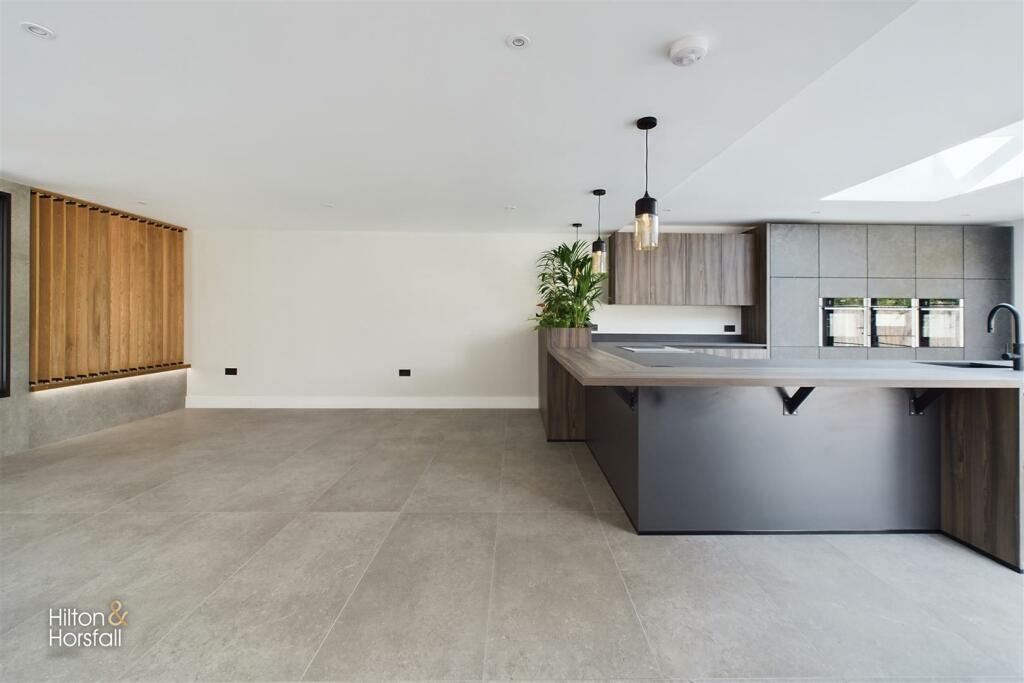 Additional image 12 of Rycroft Dairy, Wheatley Lane Road, Fence