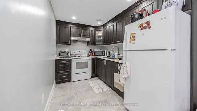 Additional image 32 of 88 Hollowgrove Blvd