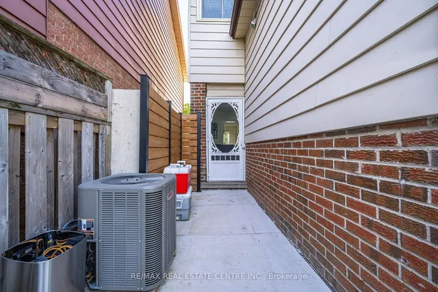 Additional image 5 of 6 Foxacre Row