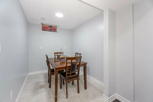 Additional image 20 of 32 Vanderpool Cres