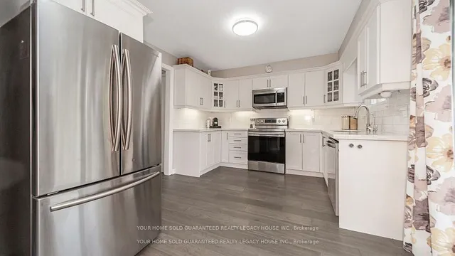 Additional image 9 of 60 Roehampton Cres