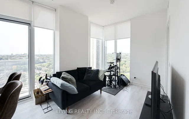 Additional image 17 of 33 Helendale Ave Unit 1512