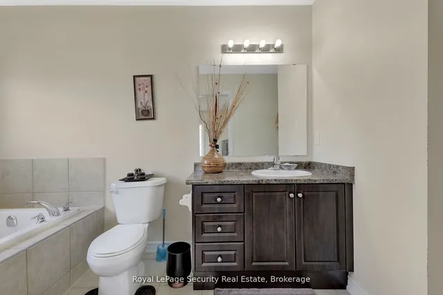 Additional image 18 of 80 Aspermont Cres