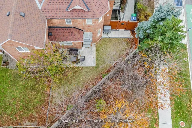 Additional image 33 of 76 Thunderbird Tr