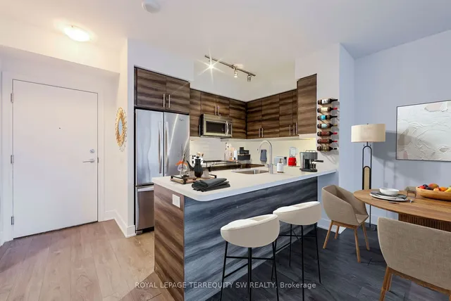 Additional image 15 of 525 Adelaide St Unit 819