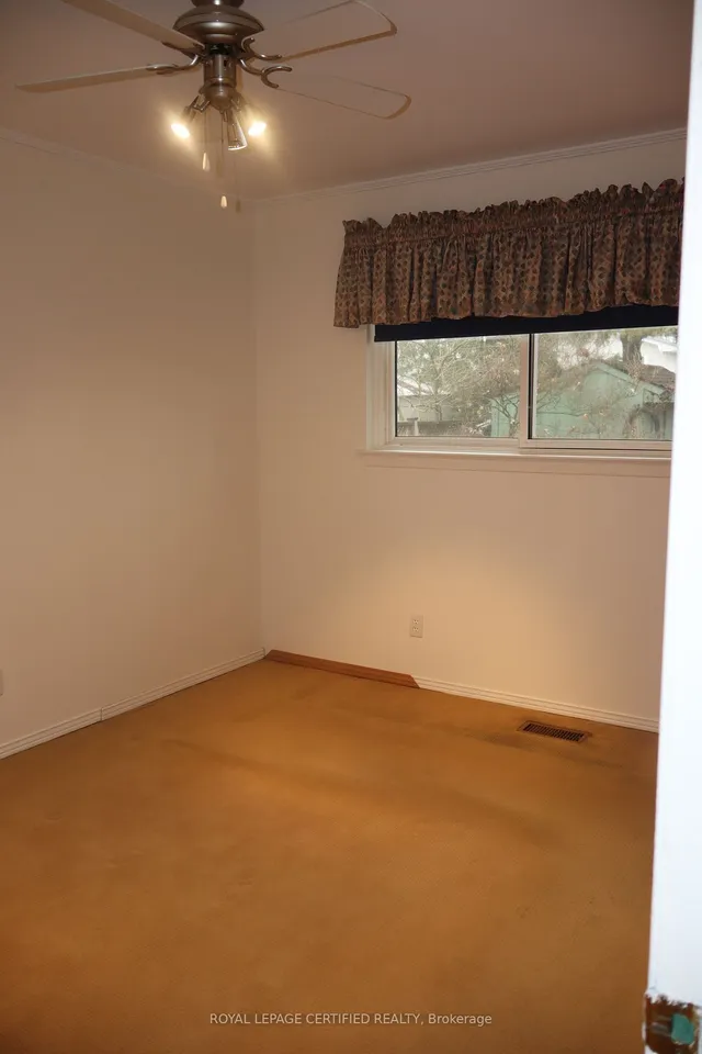 Additional image 18 of 35 Ladore Dr