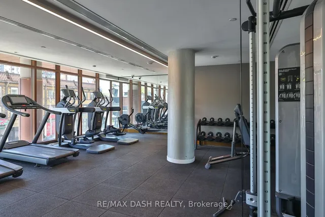 Additional image 33 of 151 Avenue Rd Unit 1002