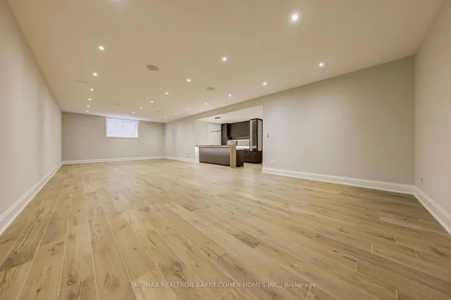 Additional image 24 of 189 Old Yonge St