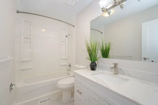 Additional image 26 of 8 Guildford Cres Unit 8