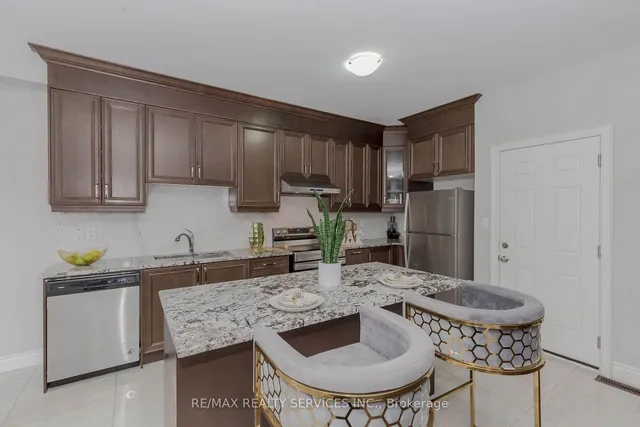 Additional image 16 of 12 Enclave Tr