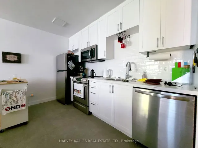 Additional image 3 of 2412 Queen St