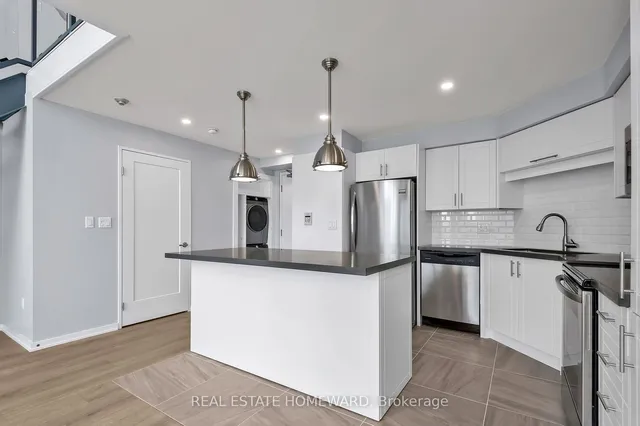 Additional image 5 of 250 Manitoba St Unit PH 804