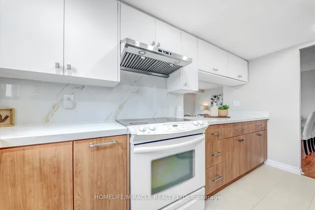 Additional image 17 of 88 Alton Towers Circ Unit 409