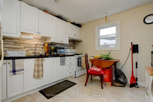 Additional image 3 of 8 Heatherside Crt