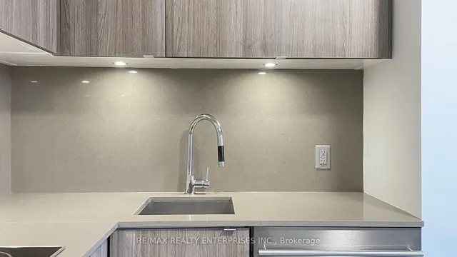 Additional image 12 of 125 Peter St Unit 1301