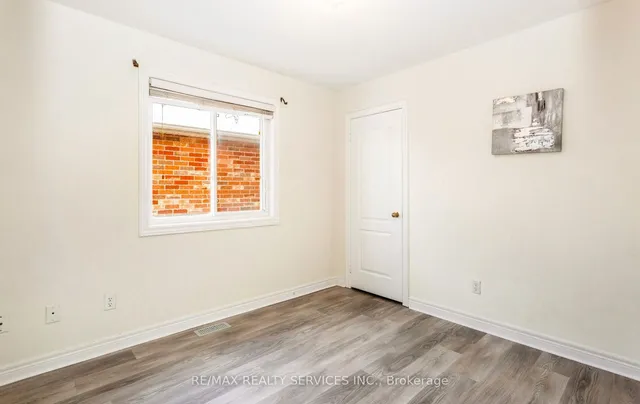 Additional image 30 of 31 Hollingsworth Circ