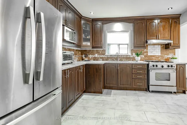 Additional image 8 of 136 Regina Ave