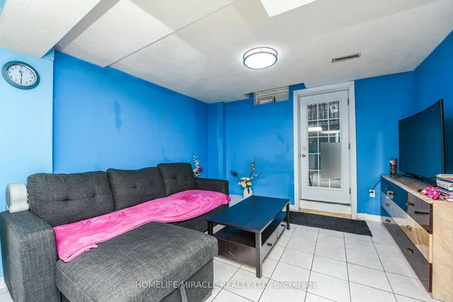 Additional image 35 of 94 Saintsbury Cres