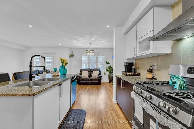 Additional image 17 of 5 Francesco St