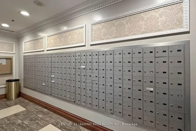 Additional image 39 of 8 Lee Centre Dr Unit 1013