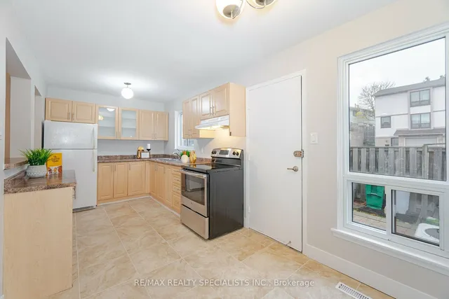 Additional image 14 of 8 Guildford Cres Unit 8