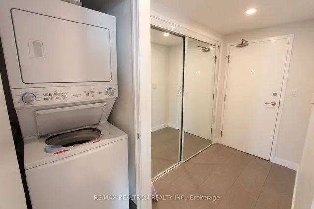 Additional image 3 of 15 Fort York Blvd Unit 3812