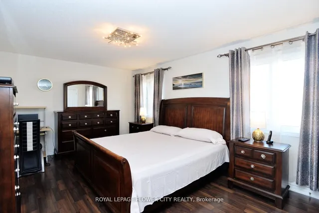 Additional image 20 of 13 Templar St