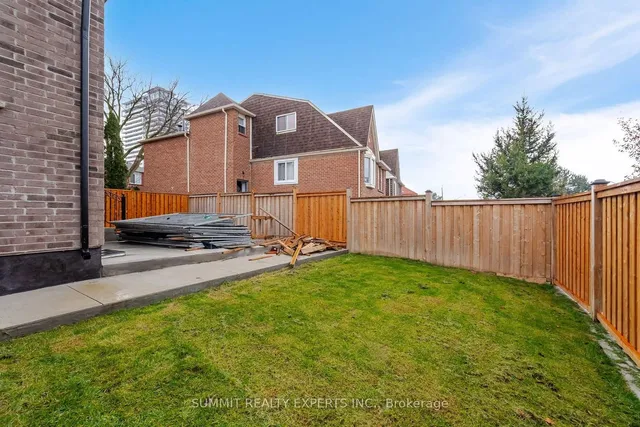 Additional image 39 of 9 Keewatin Gate