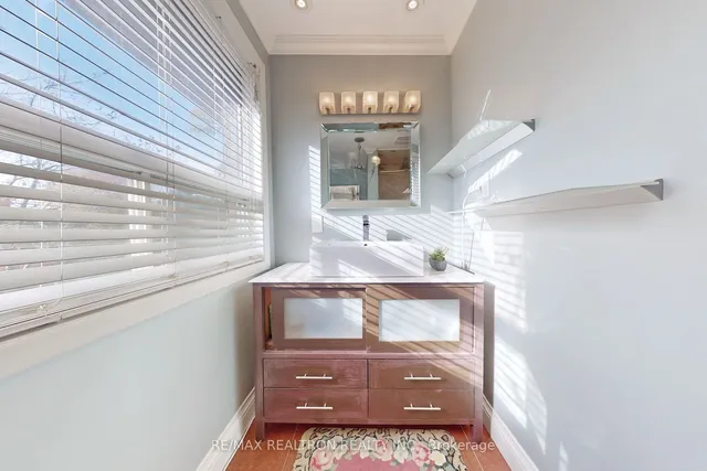 Additional image 24 of 237 Old Yonge St