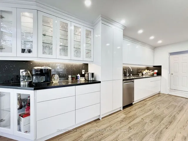 Additional image 34 of 5444 Yonge St Unit 108
