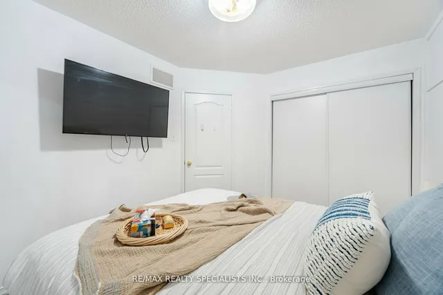 Additional image 24 of 76 Thunderbird Tr