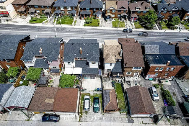 Additional image 8 of 1994 Dufferin St