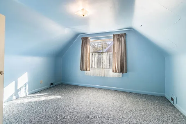 Additional image 18 of 19 Mulgrove Dr