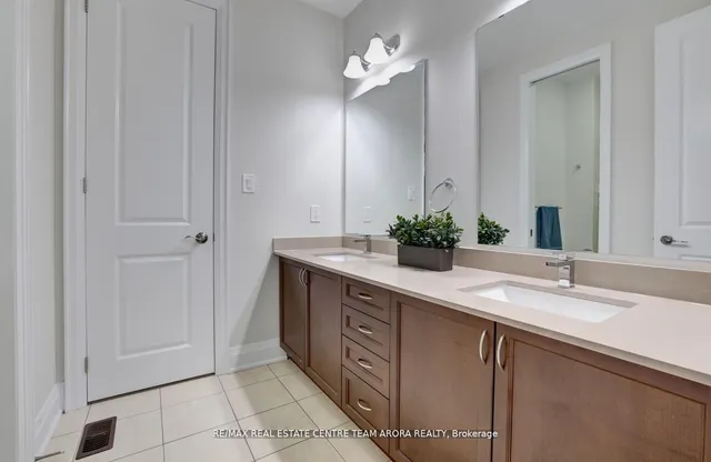 Additional image 33 of 119 Coastline Dr