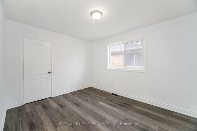 Additional image 20 of 32 Giza Cres