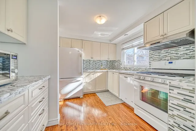 Additional image 11 of 100 Rusty Crestway