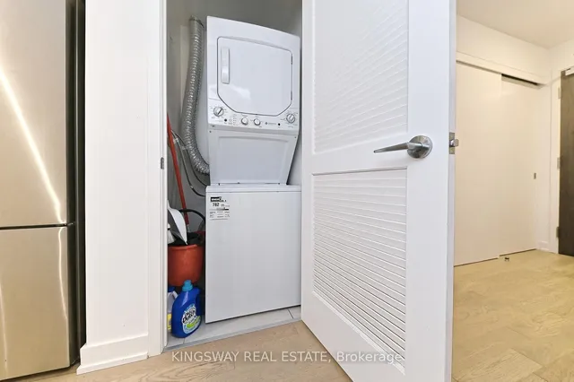 Additional image 23 of 25 Richmond St Unit 221