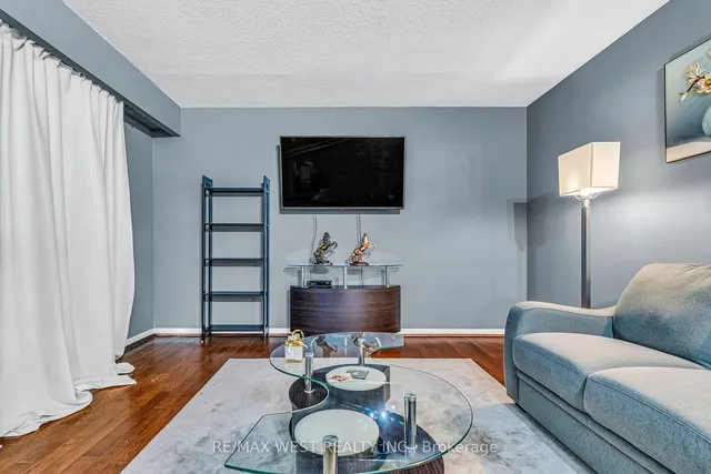 Additional image 14 of 2 Dailing Gate Unit 19