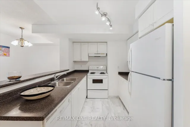 Additional image 10 of 7 Lorraine Dr Unit 909