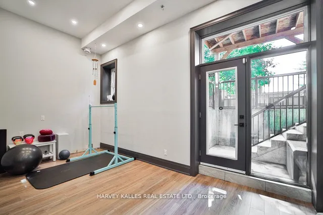 Additional image 30 of 39 Marquette Ave